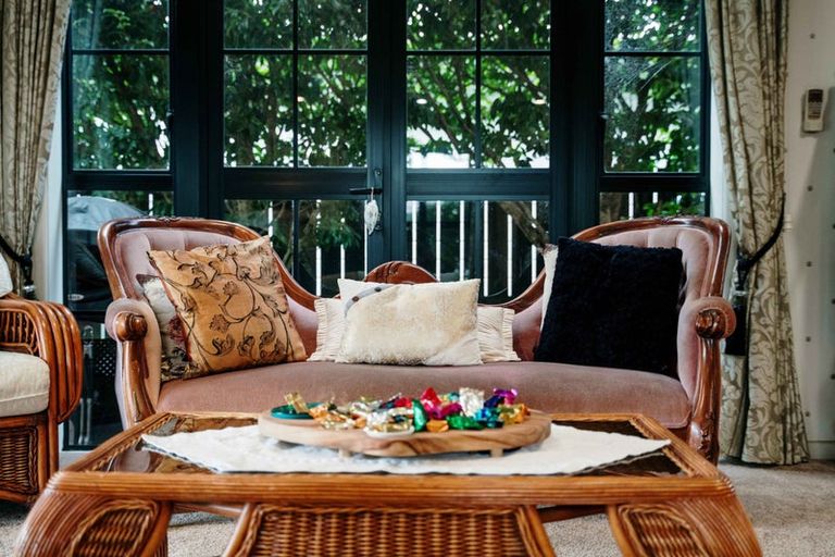 Photo of property in 16 Len Garlick Place, Pahurehure, Papakura, 2113