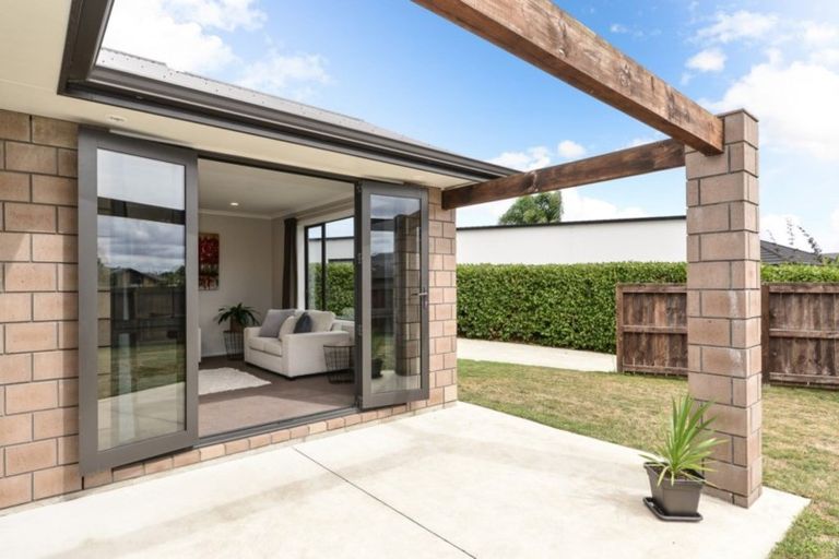 Photo of property in 15 Cole Thomas Place, Huntington, Hamilton, 3210