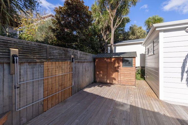 Photo of property in 24 Moir Street, Mount Victoria, Wellington, 6011