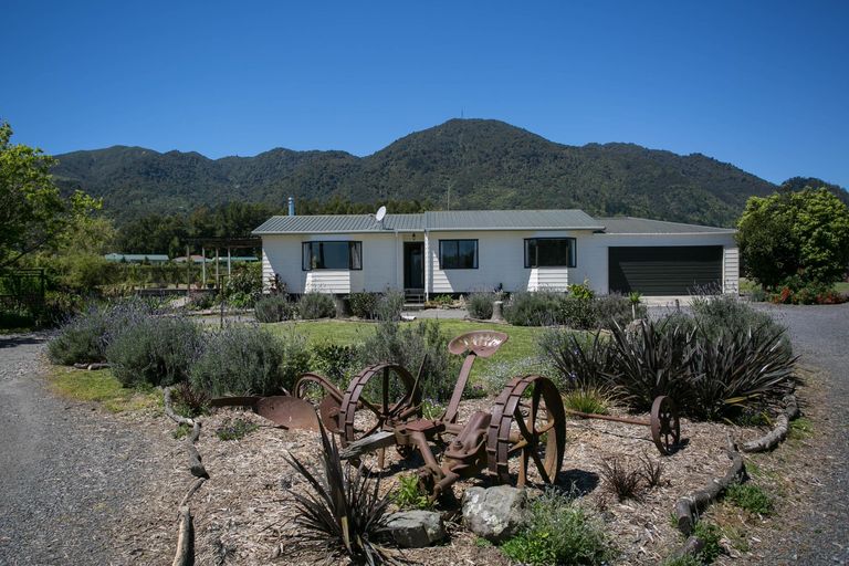 Photo of property in 35 Tui Pa Road, Te Aroha, 3392