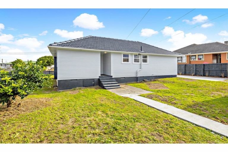 Photo of property in 104 Fisher Crescent, Otara, Auckland, 2023