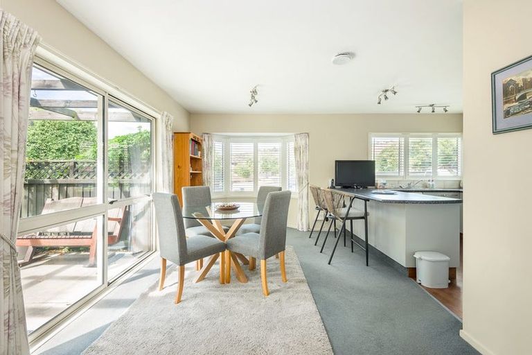 Photo of property in 24 Wendy Place, Heathcote Valley, Christchurch, 8022