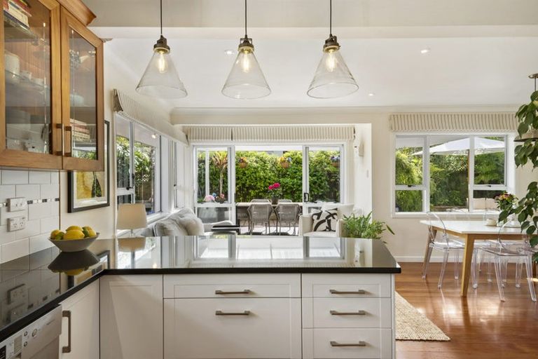 Photo of property in 61 Palmerston Road, Birkenhead, Auckland, 0626