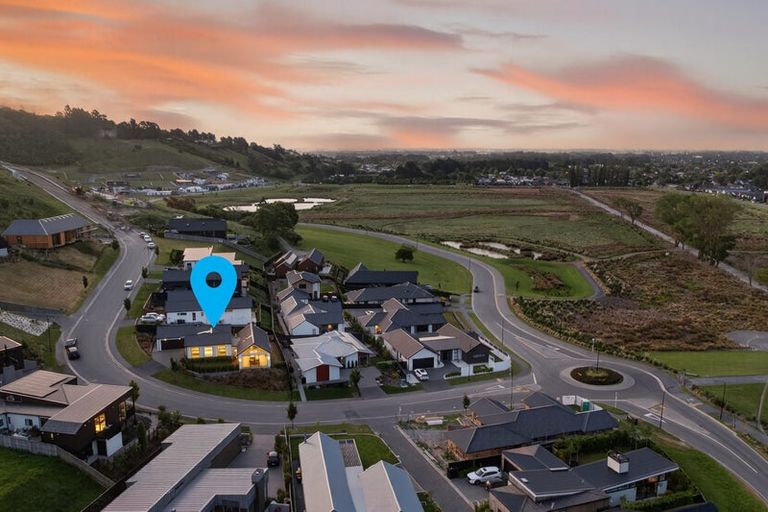 Photo of property in 6 Round Hill Rise, Cracroft, Christchurch, 8022