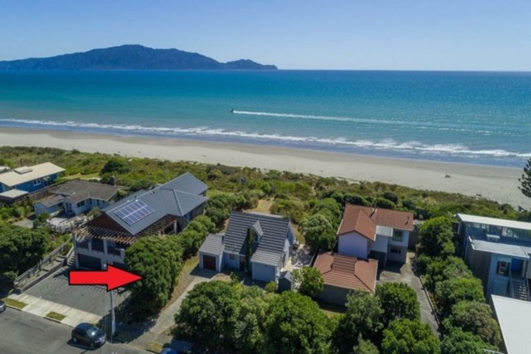 Photo of property in 91 Field Way, Waikanae Beach, Waikanae, 5036