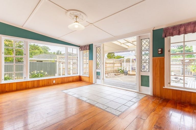 Photo of property in 10 Domain Road, Otaki, 5512