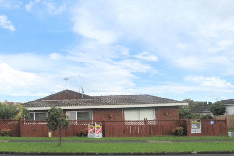 Photo of property in 2/99 Aviemore Drive, Highland Park, Auckland, 2010