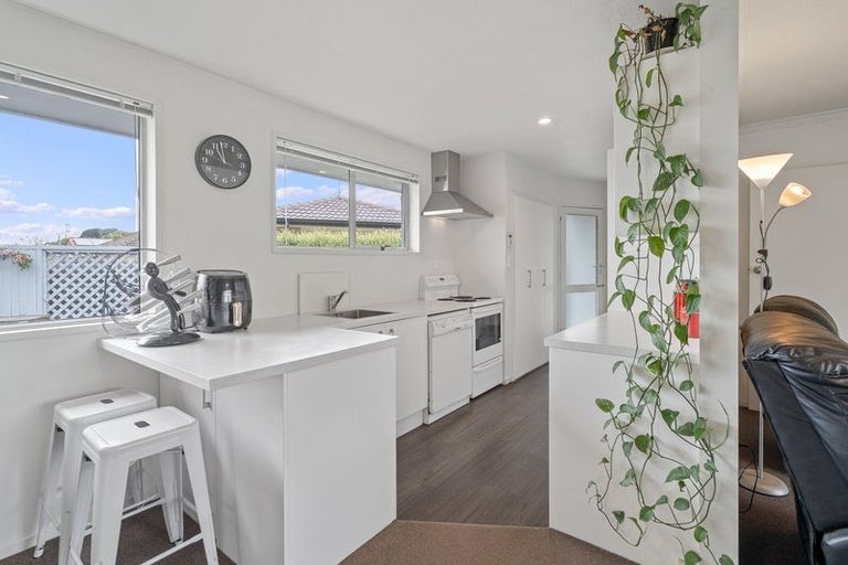 Photo of property in 46 Oakley Crescent, Hornby, Christchurch, 8042