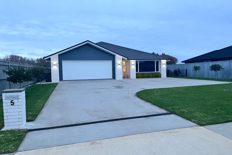 Photo of property in 5 Kotare Drive, Coastlands, Whakatane, 3120