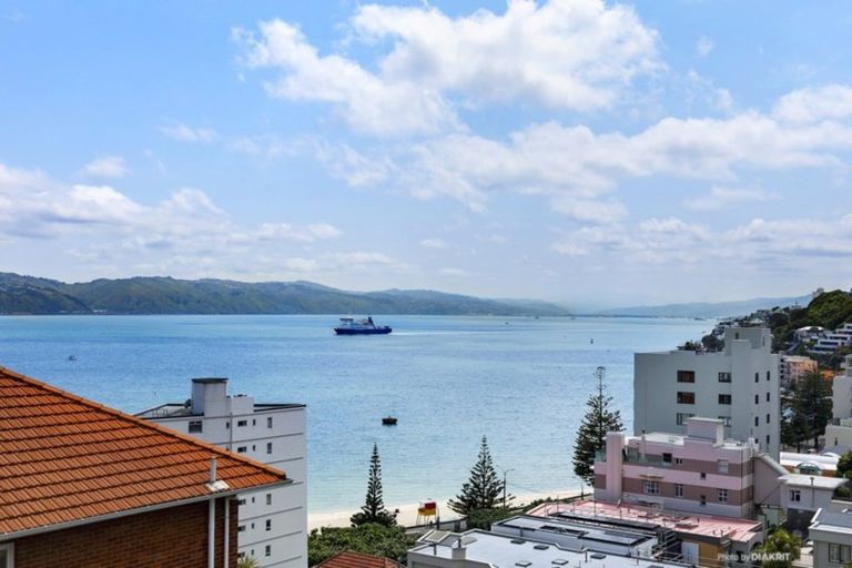 Photo of property in 3/18 Oriental Terrace, Oriental Bay, Wellington, 6011