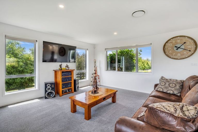 Photo of property in 17 Westwood Drive, Aokautere, Palmerston North, 4471