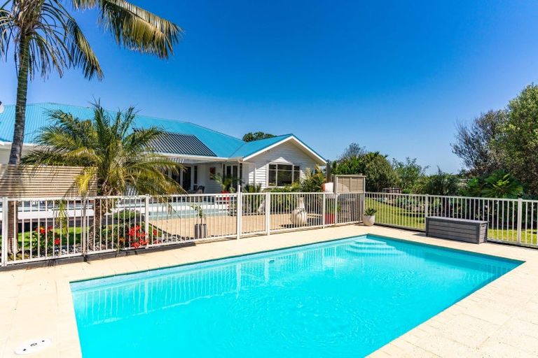 Photo of property in 92 Ritchie Road, Parua Bay, Whangarei, 0174