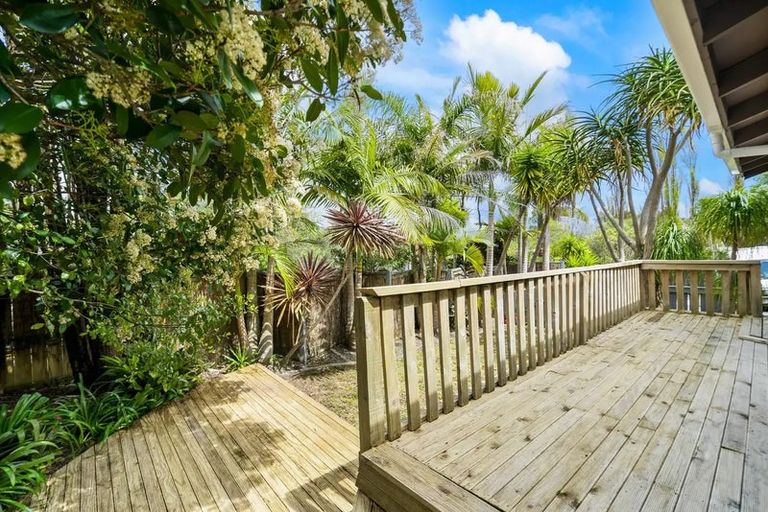 Photo of property in 126 Moire Road, West Harbour, Auckland, 0618