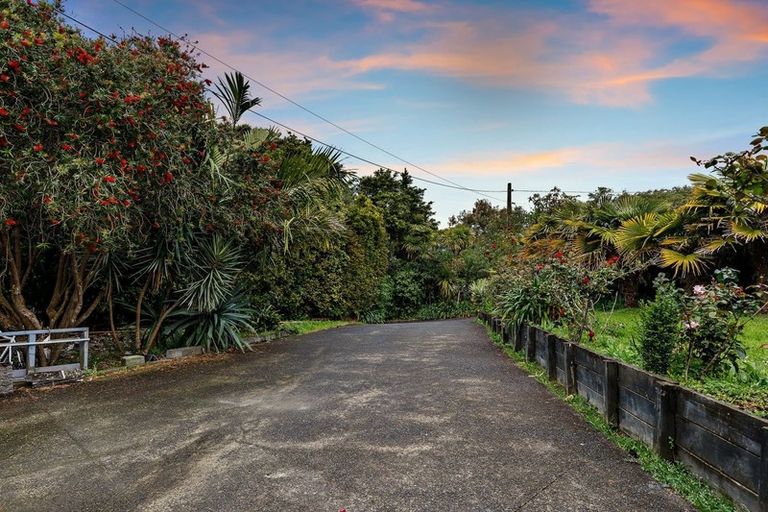 Photo of property in 26 Royal View Road, Te Atatu South, Auckland, 0610