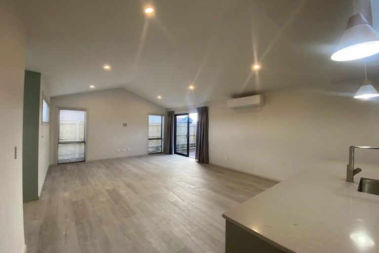 Photo of property in 11/11a Clinton Street, Fitzroy, New Plymouth, 4312