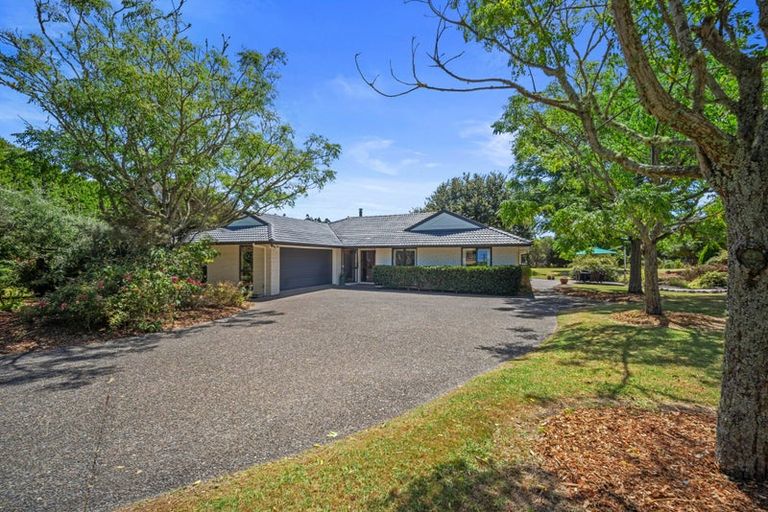 Photo of property in 230 Taupaki Road, Taupaki, Henderson, 0782