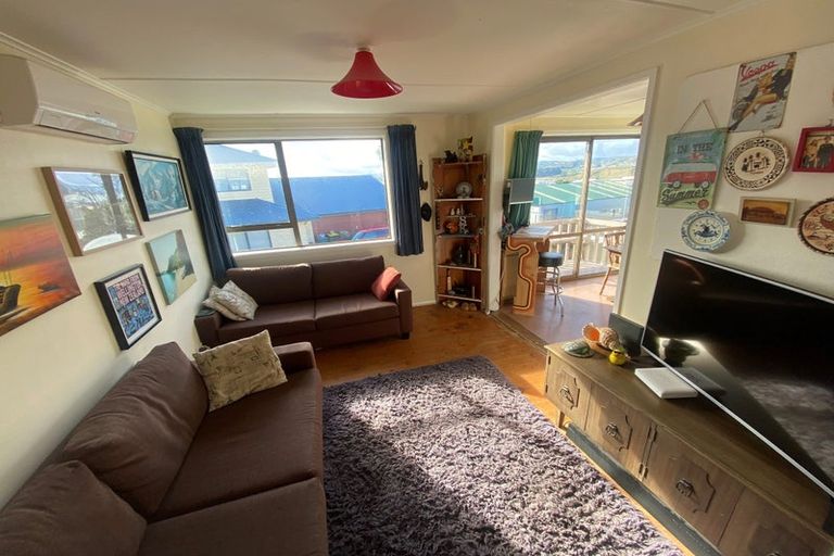 Photo of property in 11 Aparangi Crescent, Elsdon, Porirua, 5022