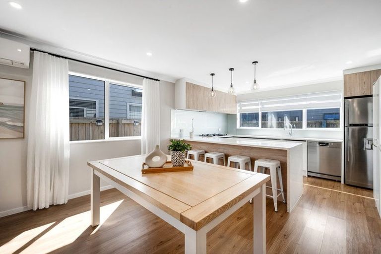 Photo of property in 37a Rollerson Street, Papakura, 2110