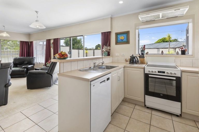 Photo of property in 6 Carlton Crescent, Te Kamo, Whangarei, 0112