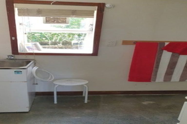 Photo of property in 81 Lauderdale Road, Birkdale, Auckland, 0626