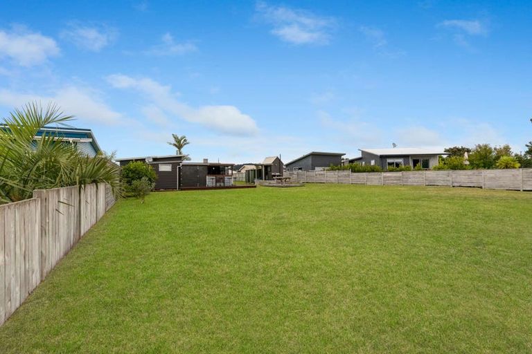 Photo of property in 102 Mahoe Place, Matarangi, Whitianga, 3592
