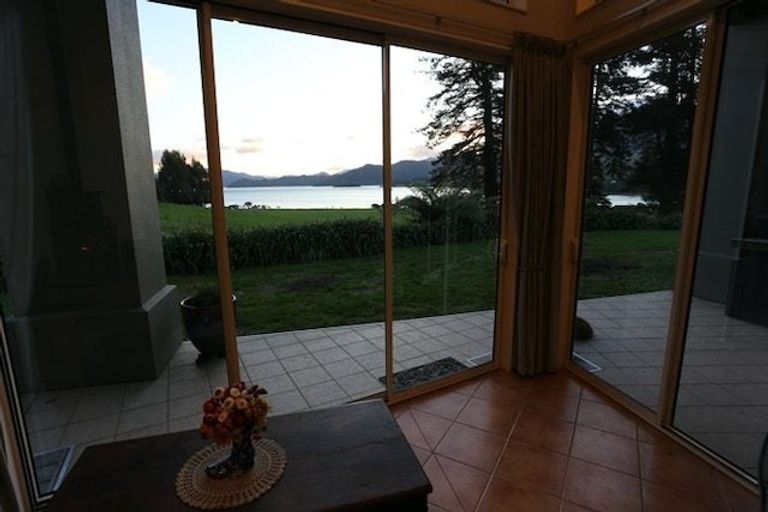 Photo of property in 5564 Kenepuru Road, Waitaria Bay, Picton, 7282
