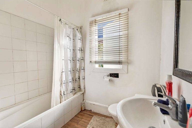 Photo of property in 16 Newcastle Street, Phillipstown, Christchurch, 8011