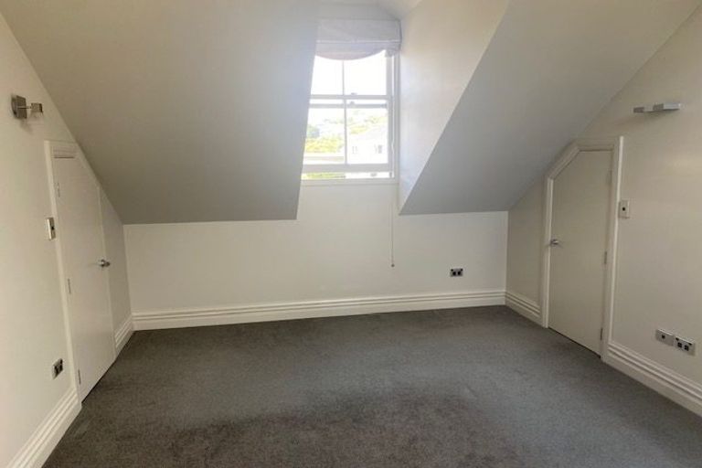 Photo of property in 40d Agra Crescent, Khandallah, Wellington, 6035