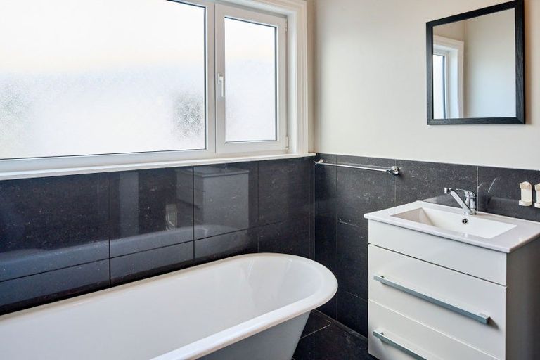 Photo of property in 17 Connolly Street, Boulcott, Lower Hutt, 5010