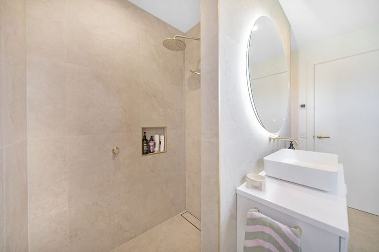 Photo of property in 49 Pukutahi Drive, Te Anau, 9600