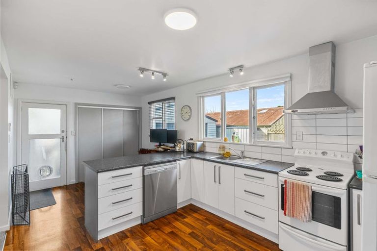 Photo of property in 32 Vagues Road, Northcote, Christchurch, 8052