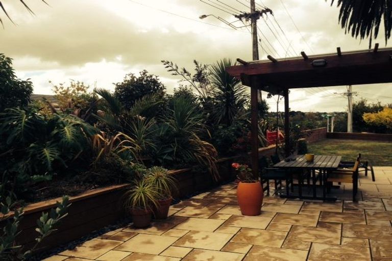 Photo of property in 2 Arran Road, Browns Bay, Auckland, 0630