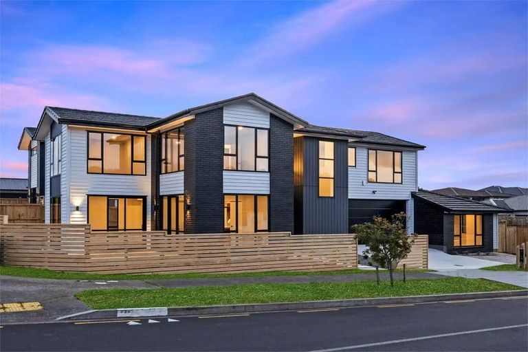 Photo of property in 19 Paihere Street, Huapai, Kumeu, 0810