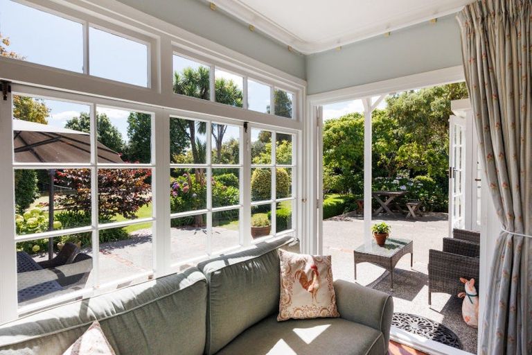 Photo of property in 15 Trent Avenue, Hokowhitu, Palmerston North, 4410