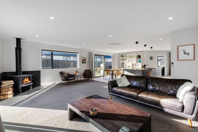 Photo of property in 6 Pennycook Place, Lake Hawea, Wanaka, 9382