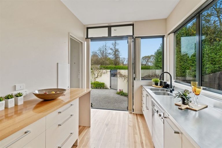 Photo of property in 51 Kirkwood Avenue, Upper Riccarton, Christchurch, 8041