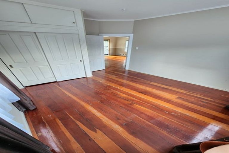 Photo of property in 1/90 Clevedon Road, Papakura, 2110