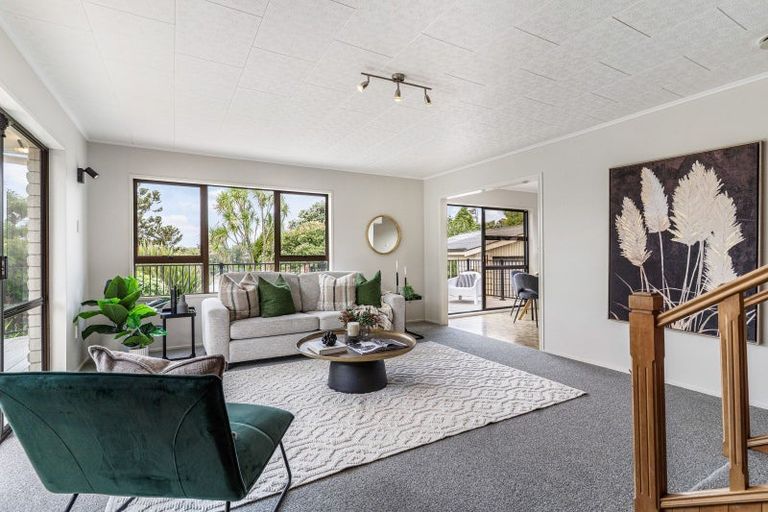 Photo of property in 111 Sandspit Road, Waiuku, 2123