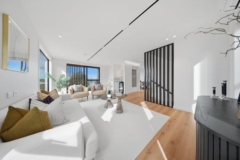 Photo of property in 2b Rangitoto Terrace, Milford, Auckland, 0620