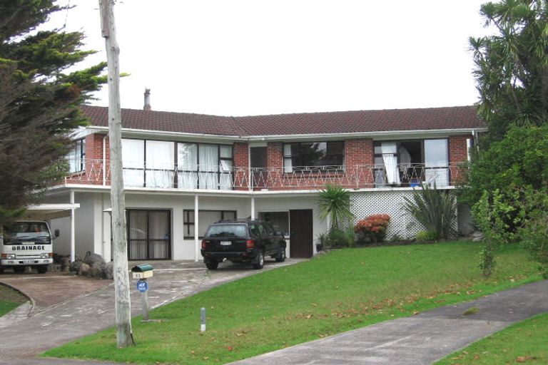 Photo of property in 13 Wakeling Avenue, Te Atatu South, Auckland, 0610