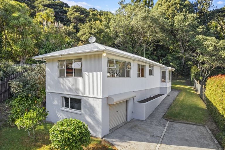 Photo of property in 51 Foster Avenue, Huia, Auckland, 0604