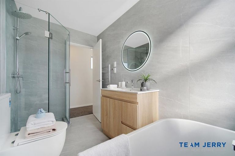 Photo of property in 67 Whare Kauri Road, Papakura, 2110