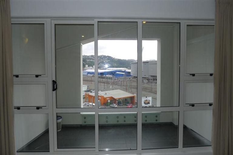 Photo of property in Stadium Garden Flats, 308/107 Thorndon Quay, Pipitea, Wellington, 6011