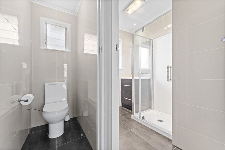 Photo of property in 2/10 Mahon Place, Papatoetoe, Auckland, 2025