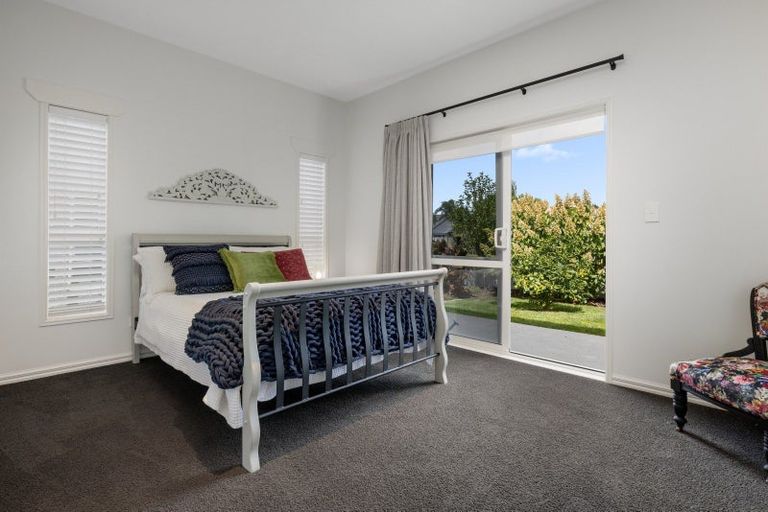 Photo of property in 18 Montia Close, Papamoa Beach, Papamoa, 3118