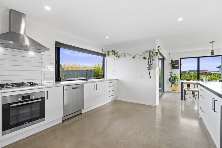 Photo of property in 10 Clifford Close, Leamington, Cambridge, 3432