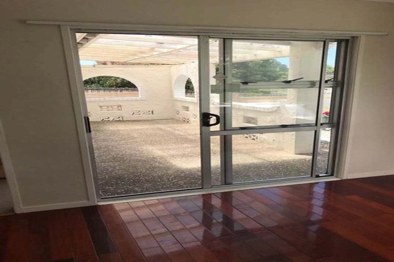 Photo of property in 15 Pixie Place, Pakuranga Heights, Auckland, 2010