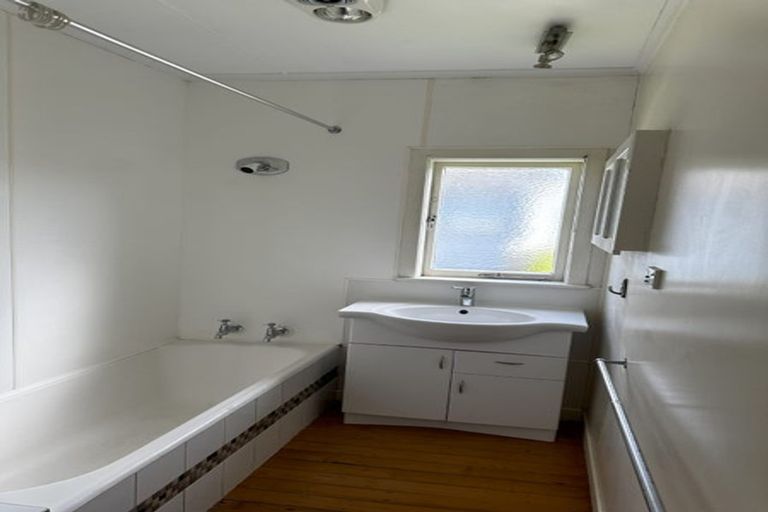 Photo of property in 62 Settlement Road, Papakura, 2110