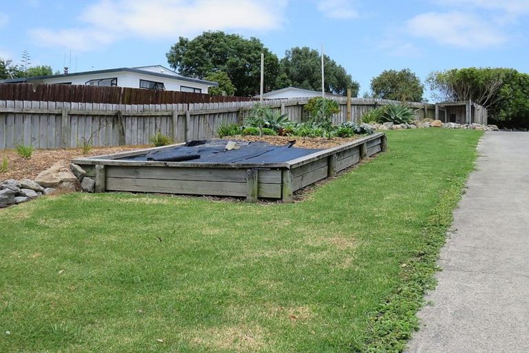 Photo of property in 582 Pahi Road, Pahi, Paparoa, 0571