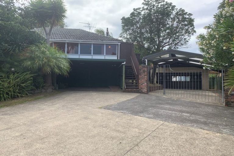 Photo of property in 27-29 Wairau Road, Forrest Hill, Auckland, 0627